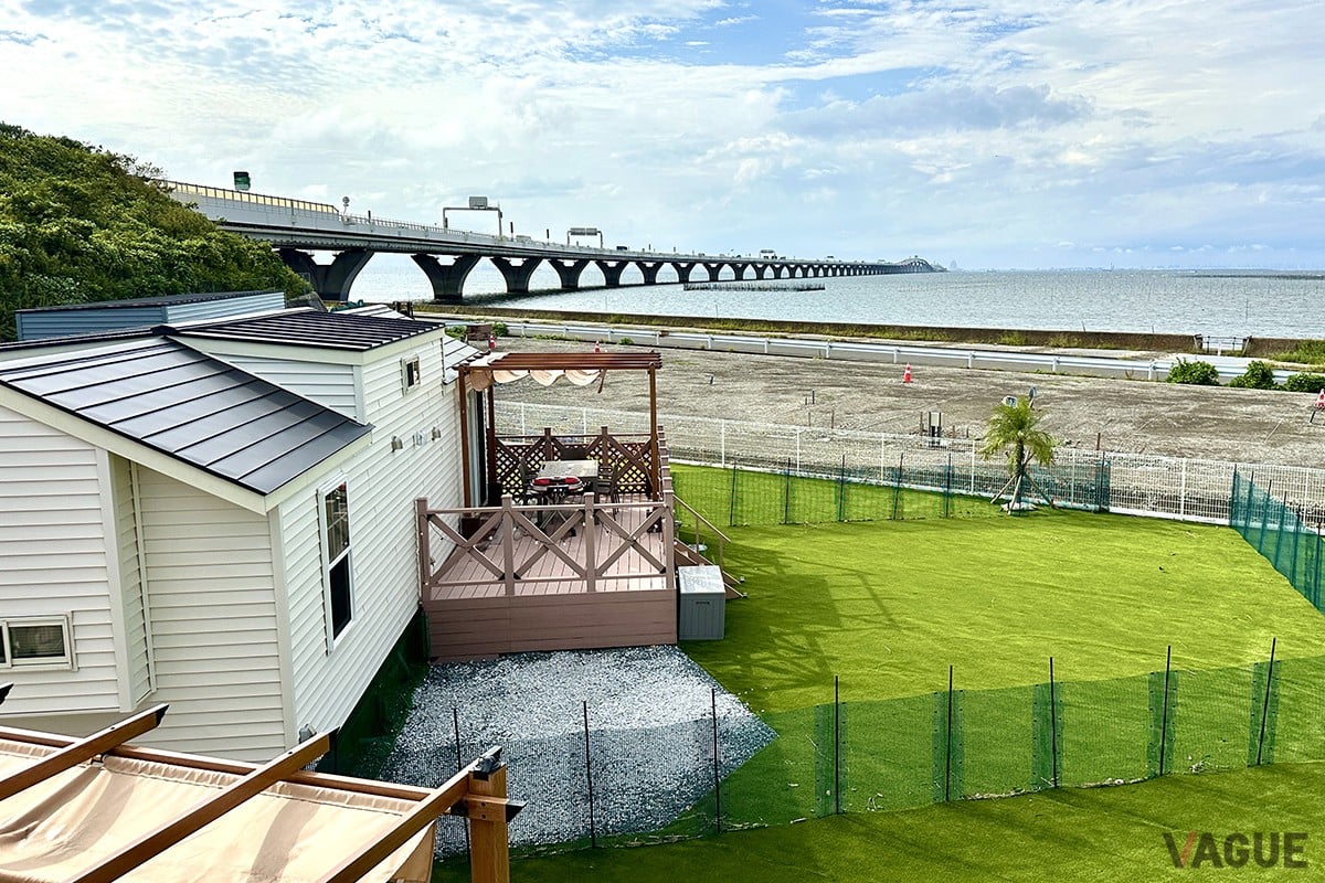 アクアラインを望むトレーラーハウスホテル