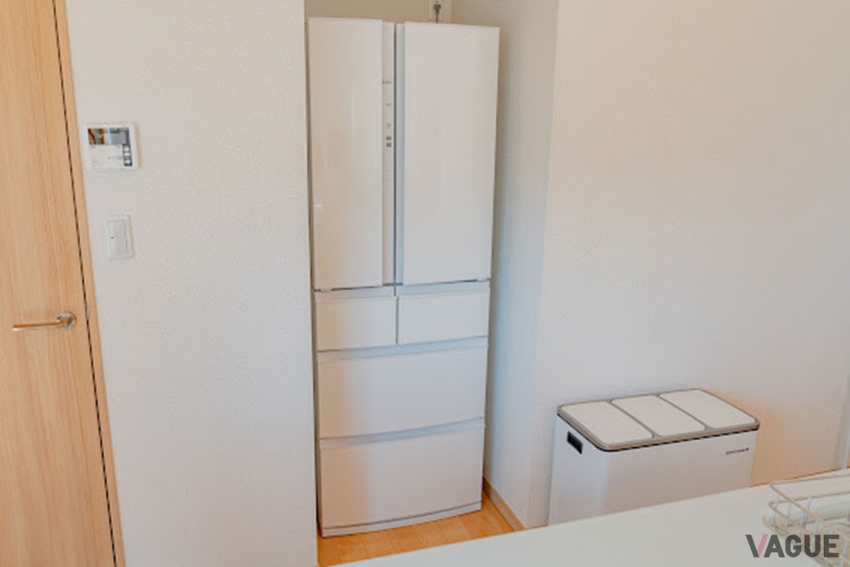 調理器具や家電を一式揃えたキッチン