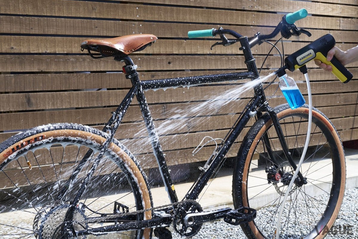 ケルヒャー ハンディーエア モバイル高圧洗浄機 折りたたみ 手のひらサイズ 手のひらサイズのケルヒャーが登場】驚きの洗浄パワーなのに、手