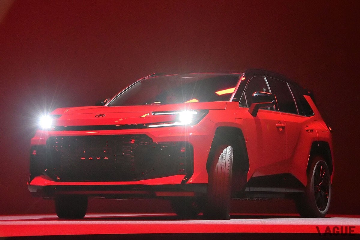 トヨタ新型「RAV4 GRスポーツ」