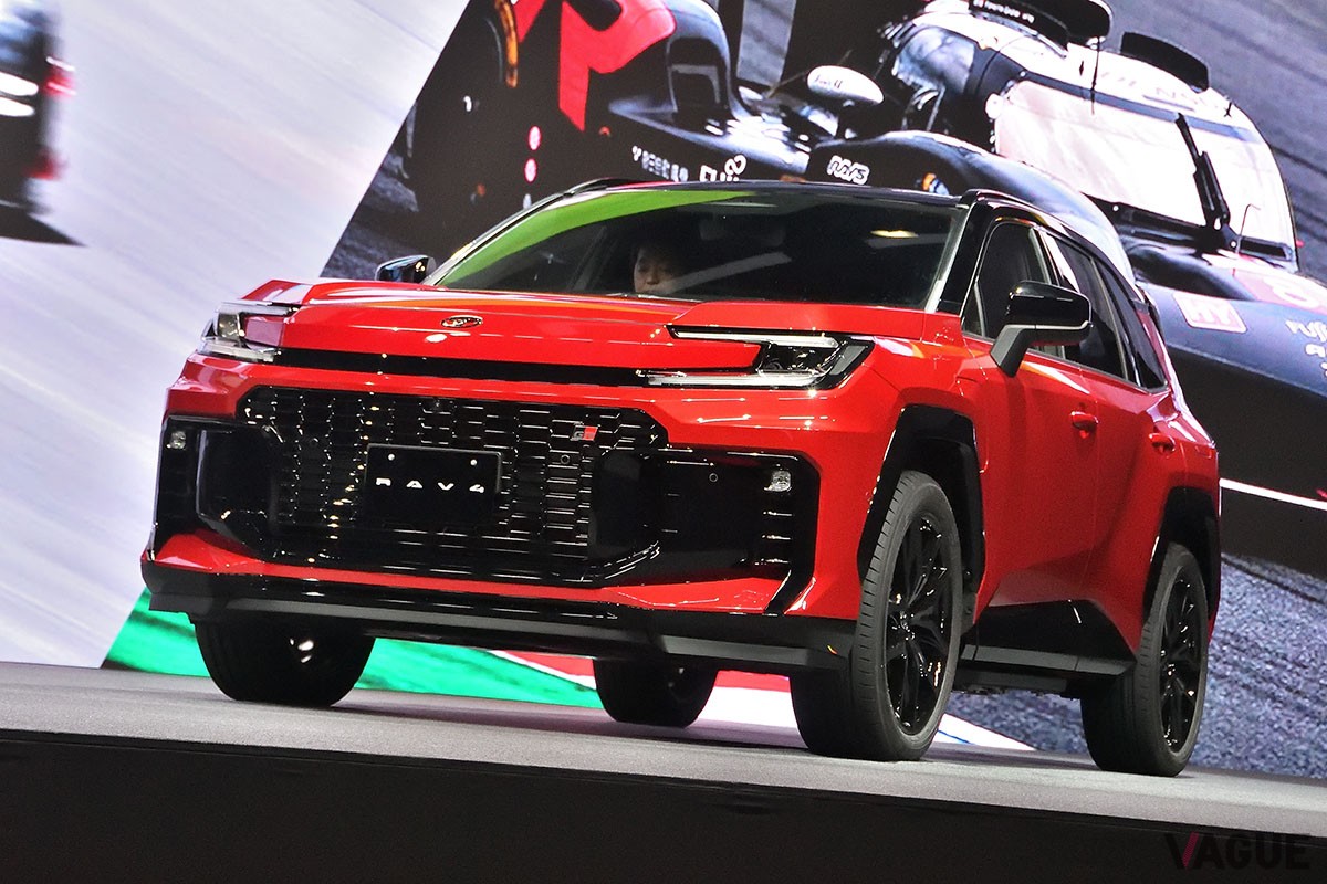 トヨタ新型「RAV4 GRスポーツ」