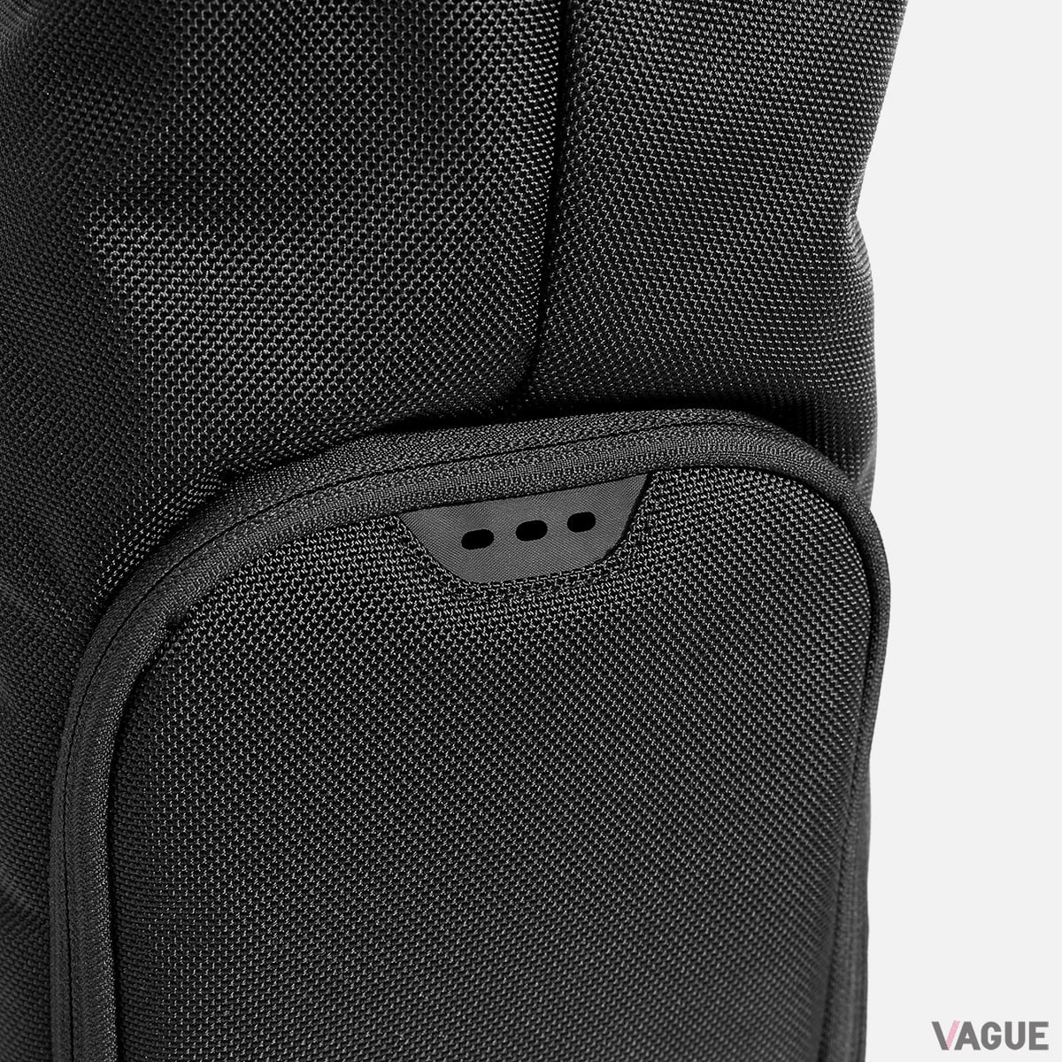 「Gym Tote 2」はオリーブとネイビーのカラバリも展開