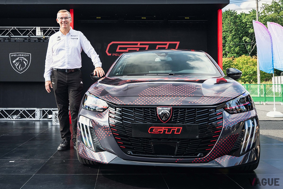 開発中のプジョー「E-208GTi」