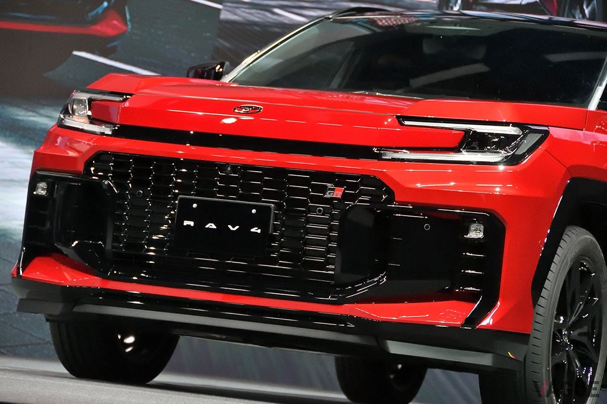 トヨタ新型「RAV4 GRスポーツ」