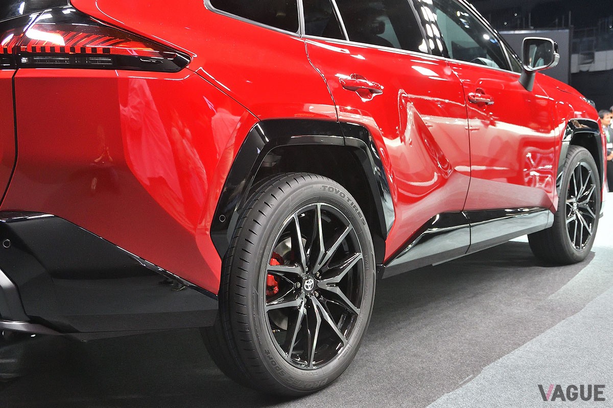 トヨタ新型「RAV4 GRスポーツ」