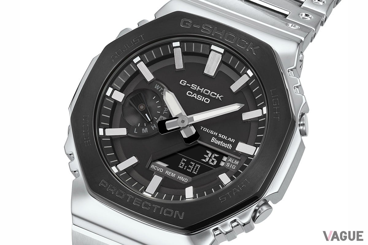力強さと知性際立つブラックベゼル――最新「フルメタルG-SHOCK」が