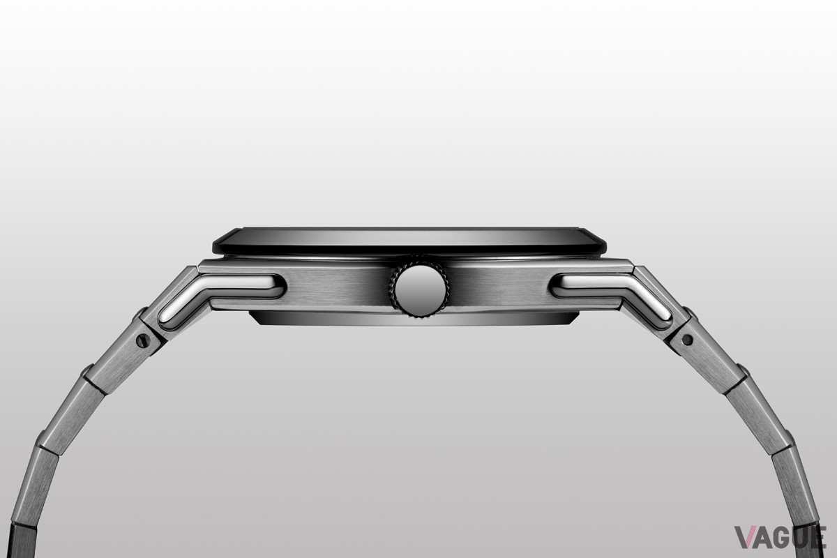 心臓部にはブランドとしては初採用となる、自動巻ムーブメントSELLITA SW300-1を搭載