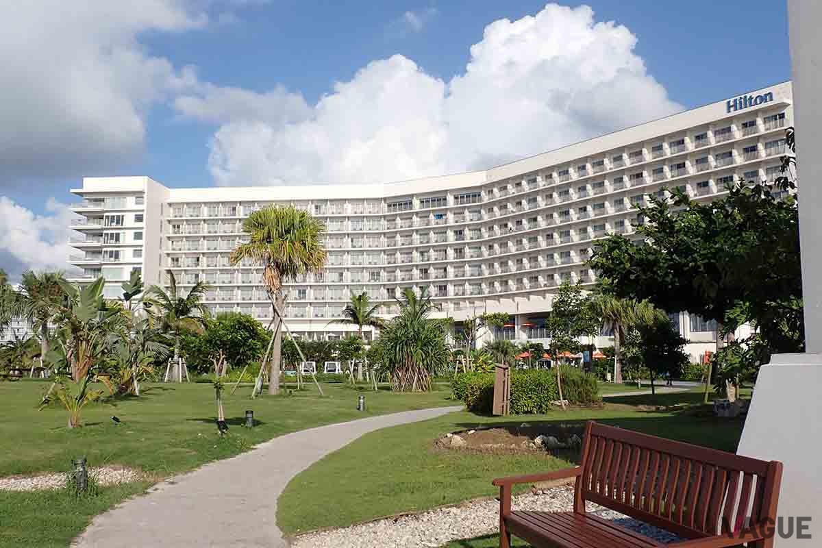 「ヒルトン瀬底リゾート」が隣接していることもあり、瀬底ビーチには外国人の姿が目立つ