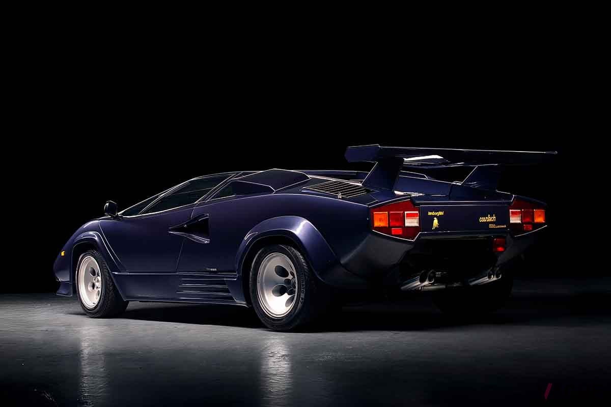 オークションに出品予定の1988年式ランボルギーニ「カウンタック5000クワトロバルボーレ」Tom Gidden(c)2025 Courtesy of RM Sotheby's