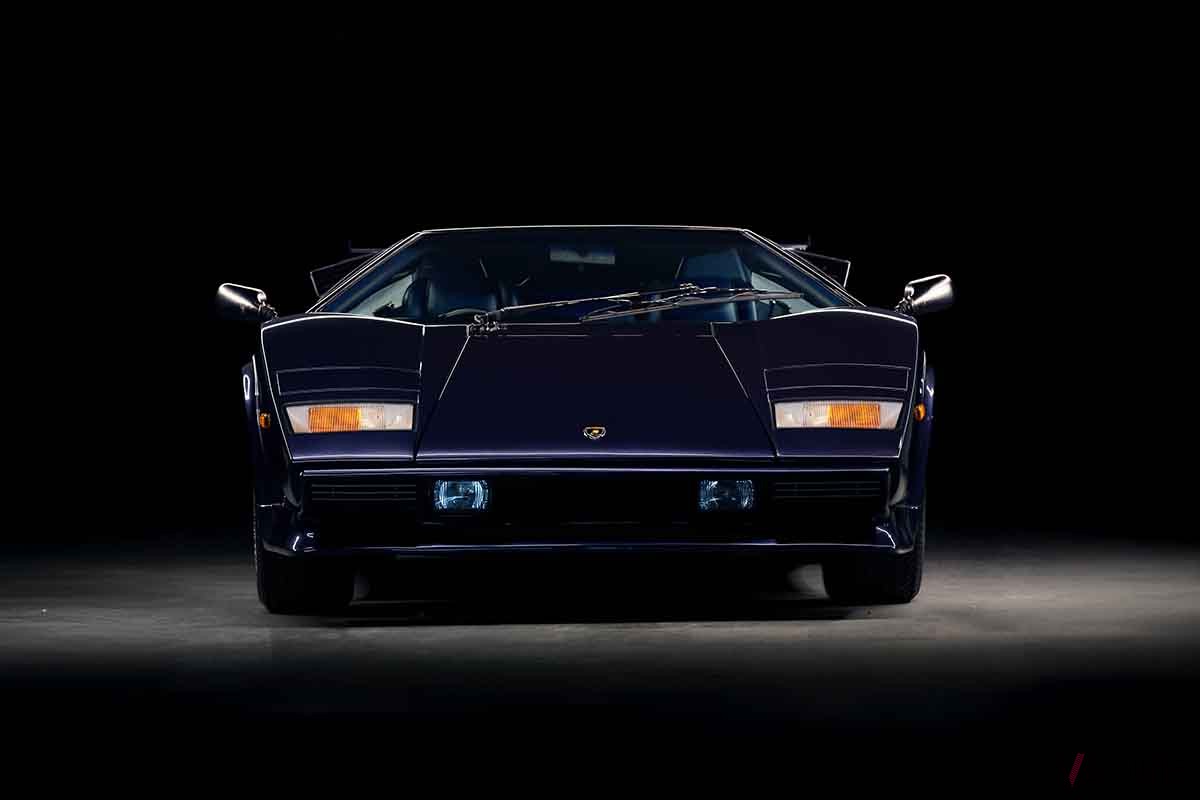 オークションに出品予定の1988年式ランボルギーニ「カウンタック5000クワトロバルボーレ」Tom Gidden(c)2025 Courtesy of RM Sotheby's