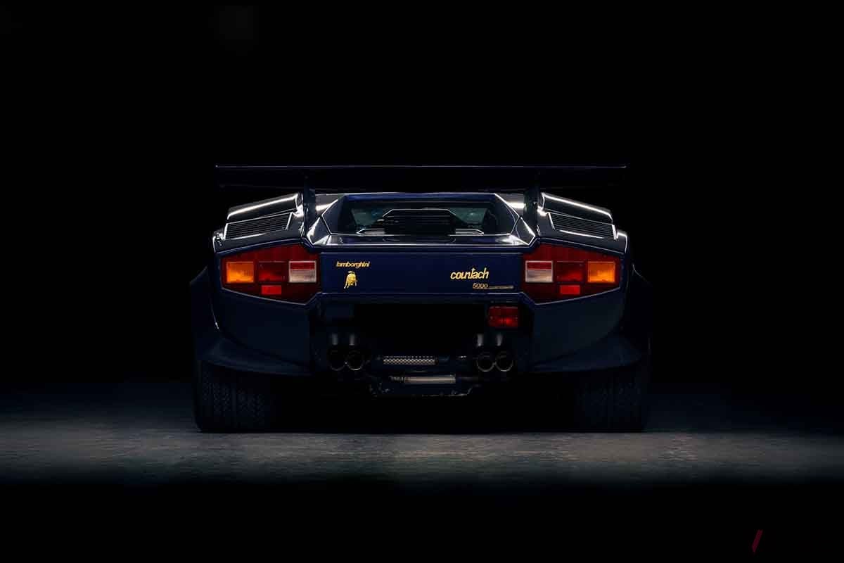 オークションに出品予定の1988年式ランボルギーニ「カウンタック5000クワトロバルボーレ」Tom Gidden(c)2025 Courtesy of RM Sotheby's