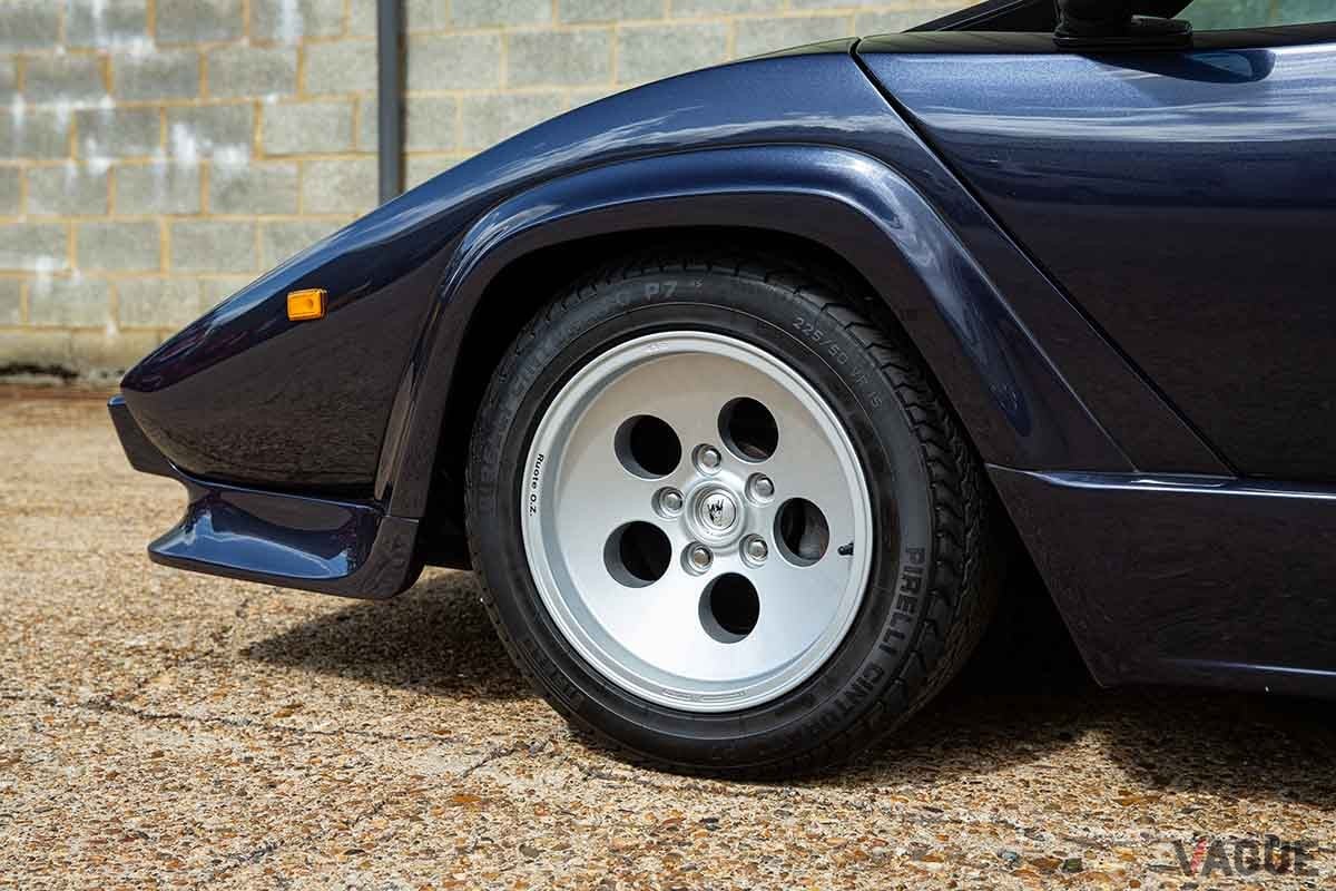 オークションに出品予定の1988年式ランボルギーニ「カウンタック5000クワトロバルボーレ」Tom Gidden(c)2025 Courtesy of RM Sotheby's