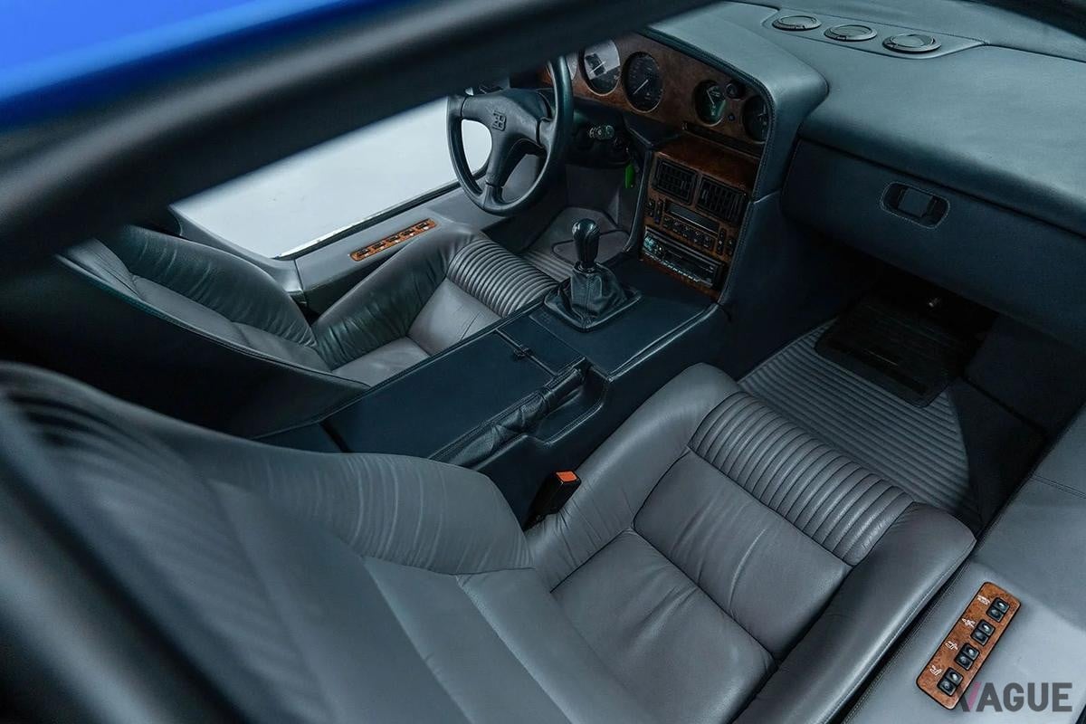 2025年10月に開催されたブロードアロー・オークションで高値で落札された1992年製ブガッティ「EB110 GT」