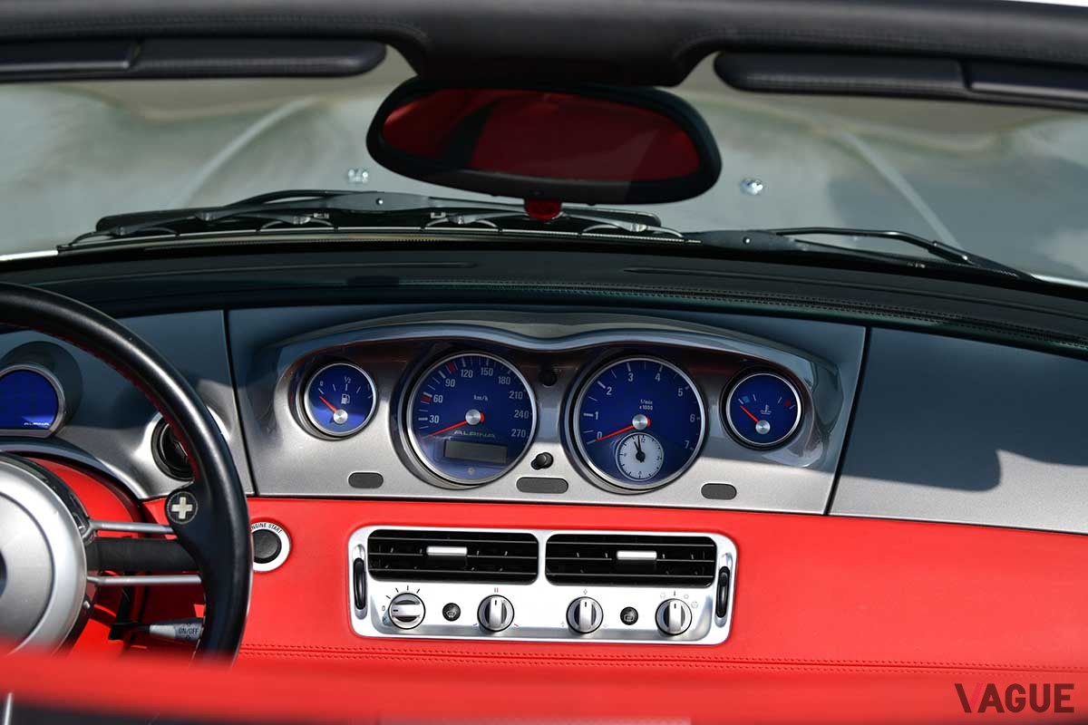 オークションに出品される予定の2002年式アルピナ「ロードスターV8」Tom Wood(c)2025 Courtesy of RM Sotheby's