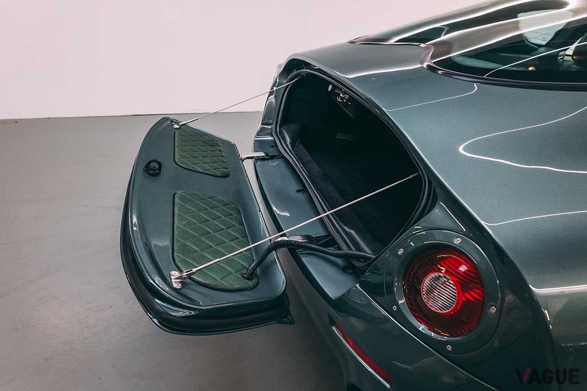 オークションに出品される予定の2004年式アストンマーティン「DB7ザガート」David Fierlinger(c)2025 Courtesy of RM Sotheby's