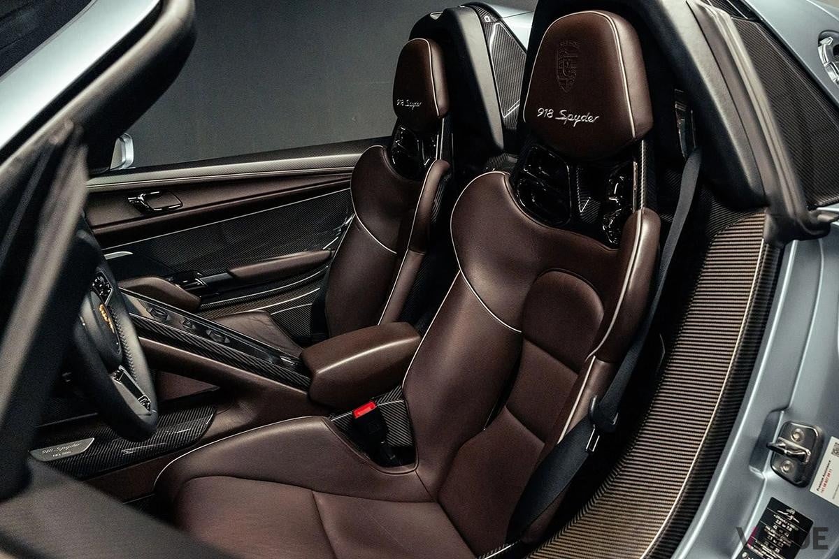 スイス・チューリッヒで開催されたブロードアローオークションに出品され落札された2015年式ポルシェ「918スパイダー」