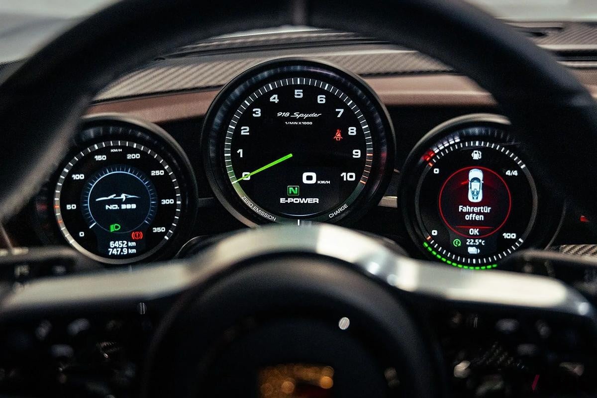 スイス・チューリッヒで開催されたブロードアローオークションに出品され落札された2015年式ポルシェ「918スパイダー」