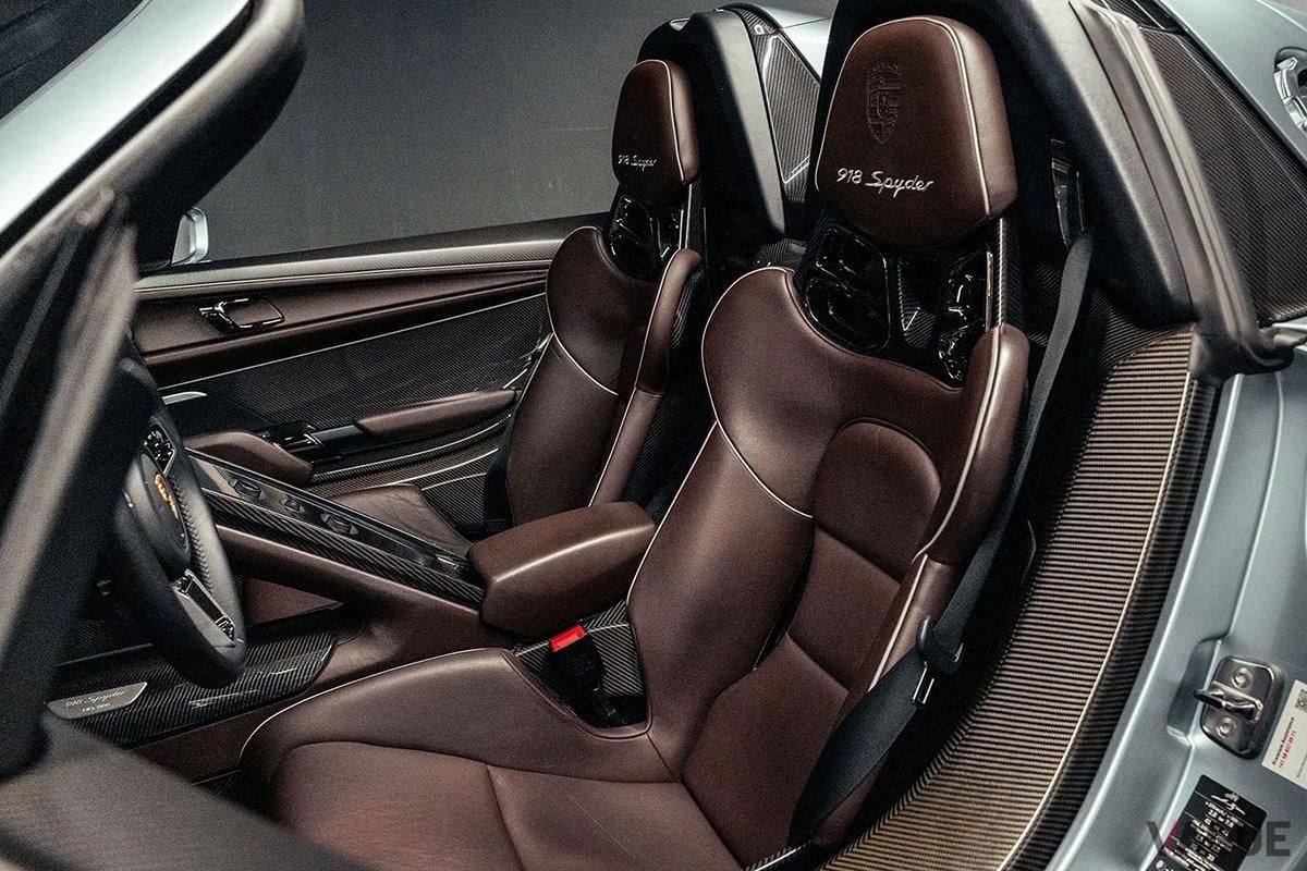 スイス・チューリッヒで開催されたブロードアローオークションに出品され落札された2015年式ポルシェ「918スパイダー」