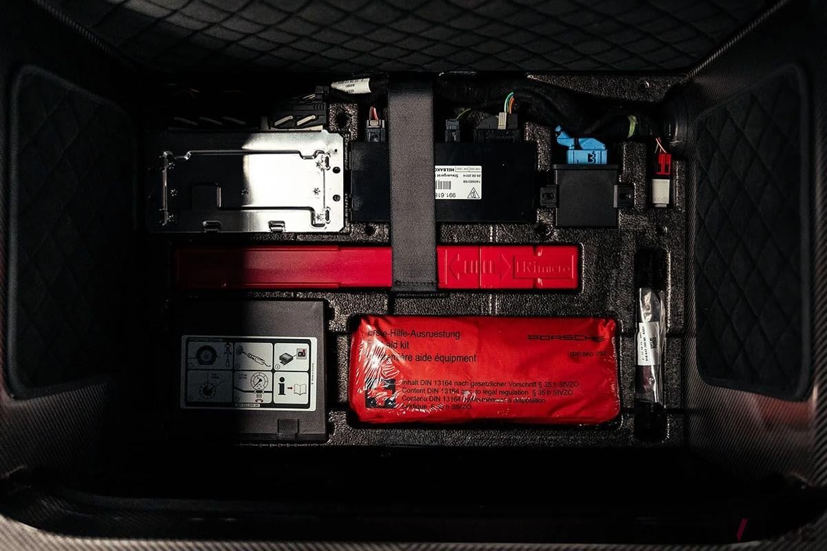 スイス・チューリッヒで開催されたブロードアローオークションに出品され落札された2015年式ポルシェ「918スパイダー」