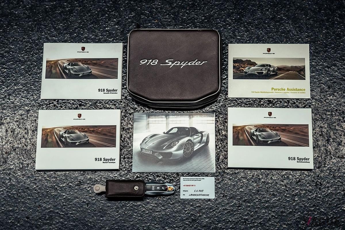 スイス・チューリッヒで開催されたブロードアローオークションに出品され落札された2015年式ポルシェ「918スパイダー」