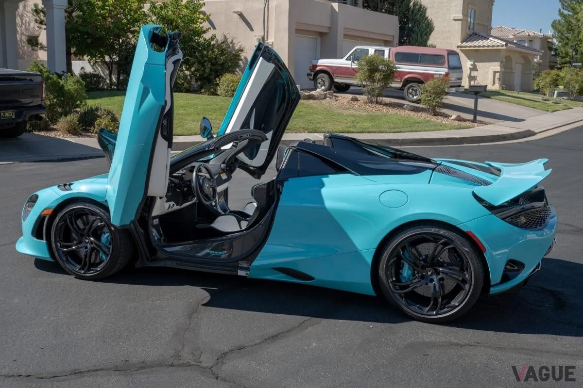 オークションに出品された2024年式マクラーレン「750S スパイダー」
