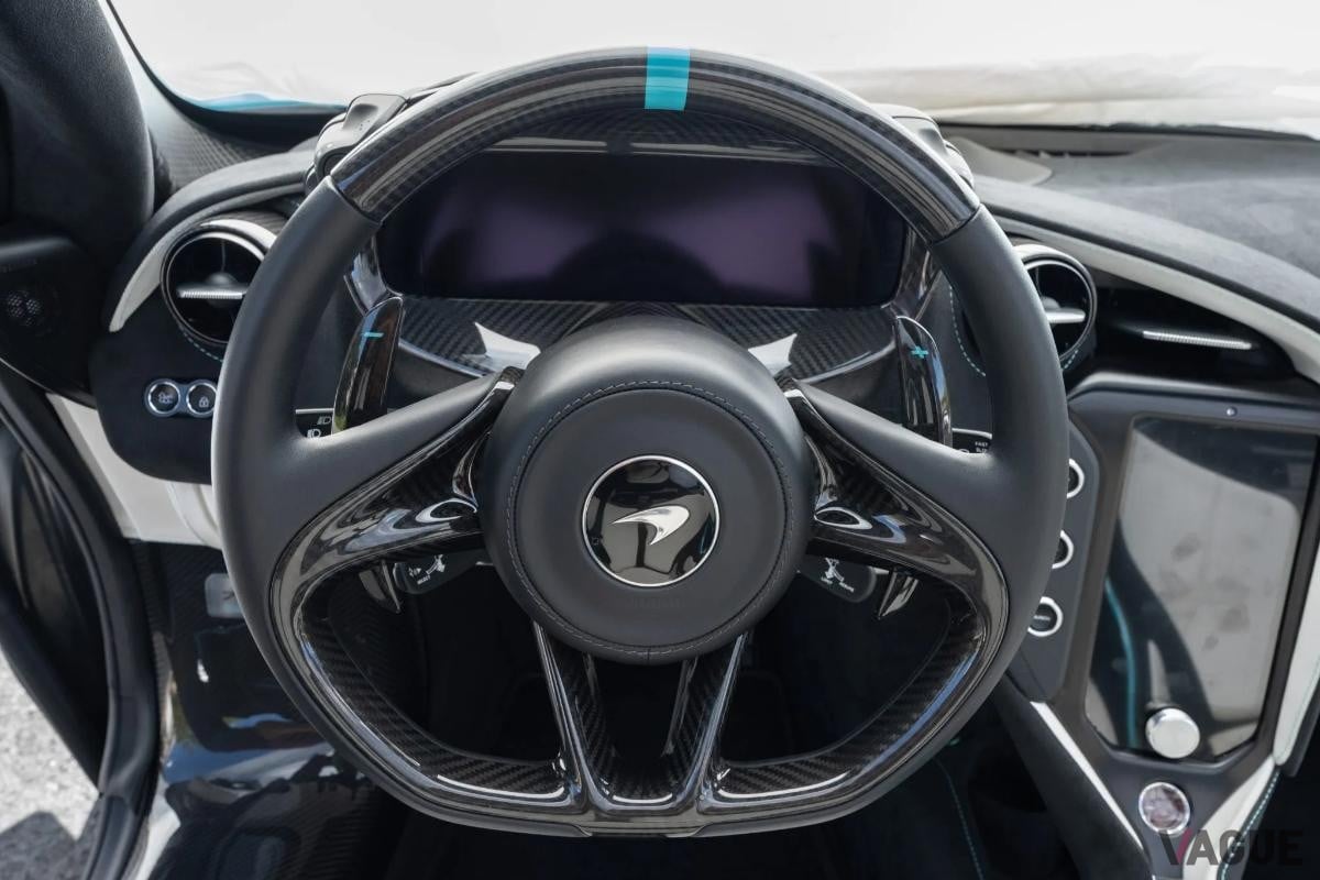 オークションに出品された2024年式マクラーレン「750S スパイダー」