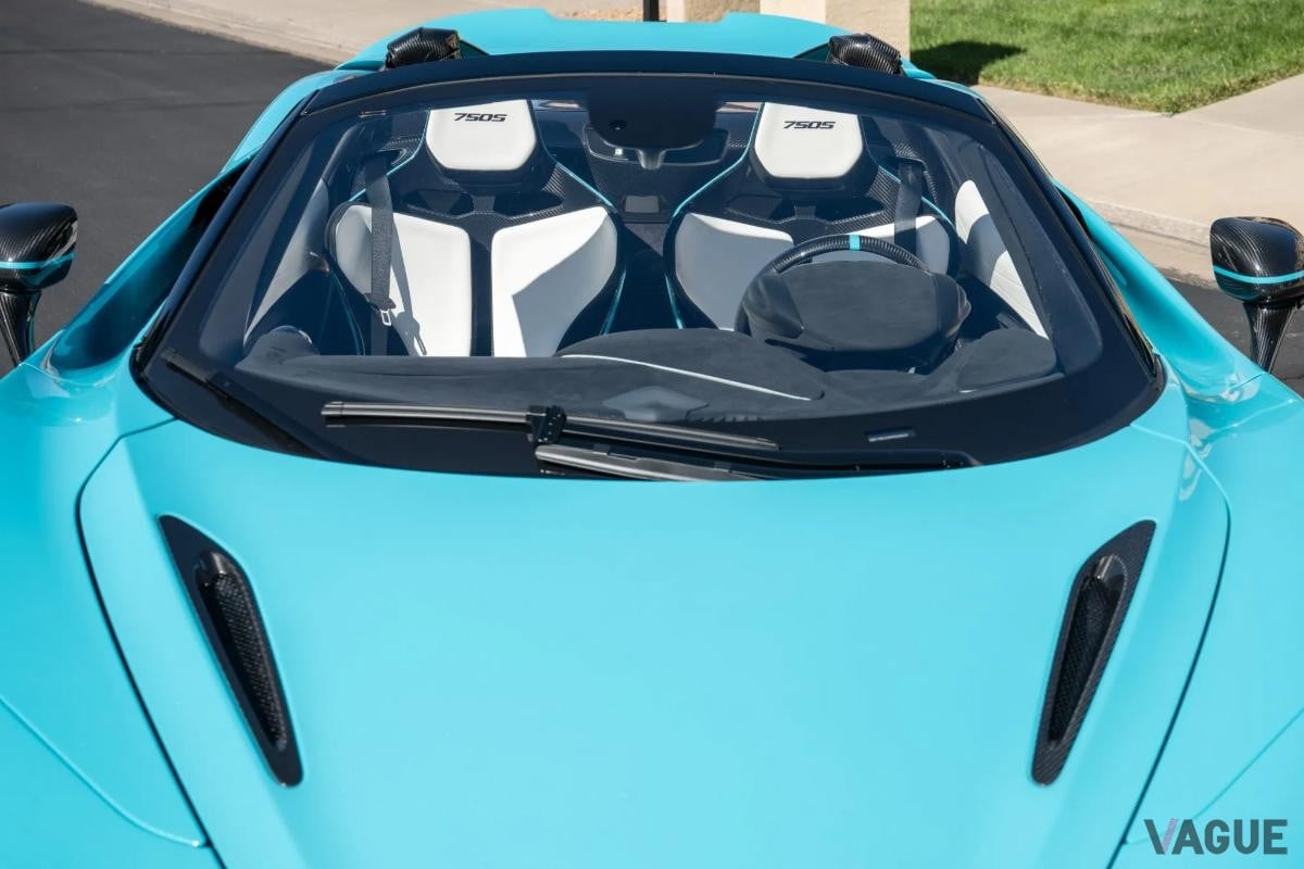 オークションに出品された2024年式マクラーレン「750S スパイダー」