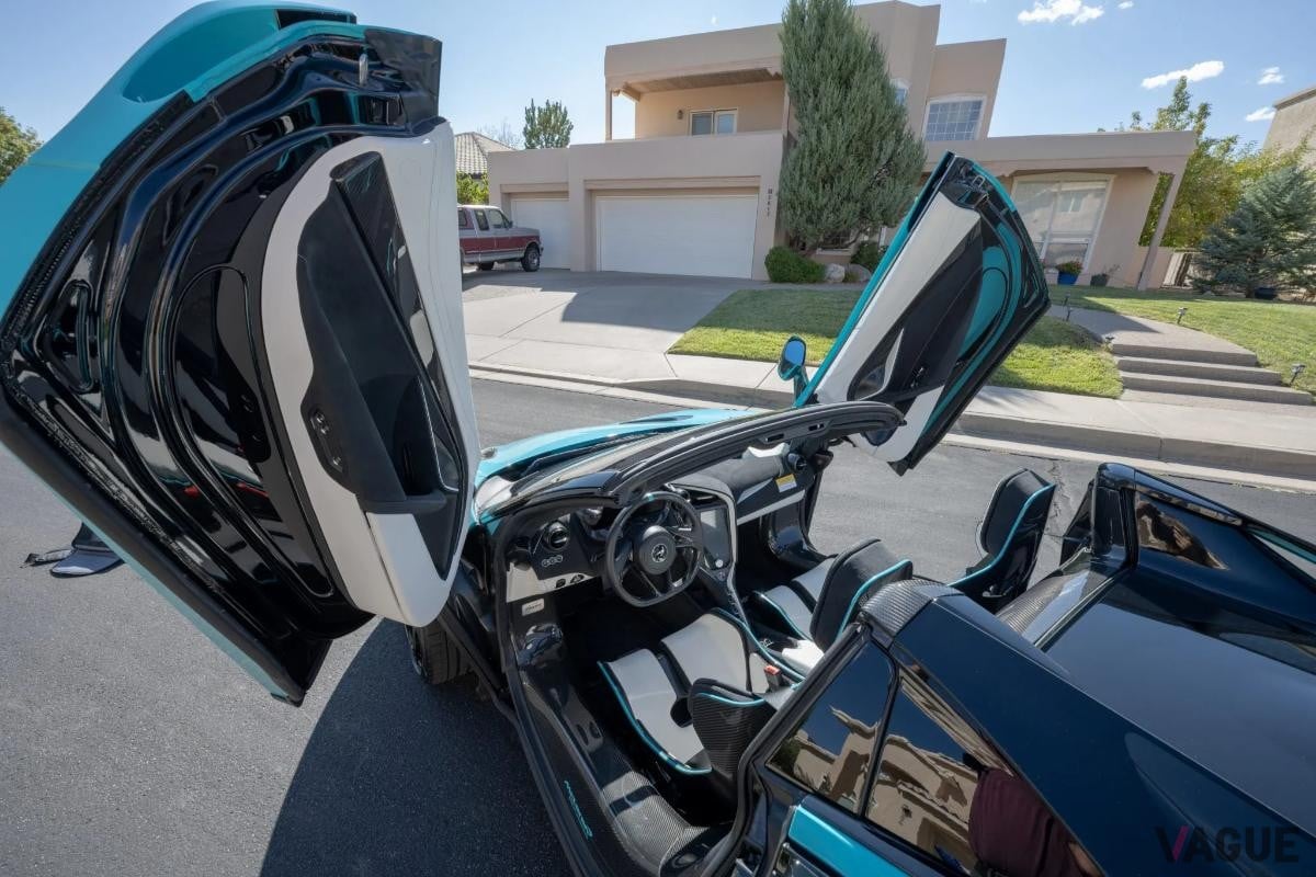 オークションに出品された2024年式マクラーレン「750S スパイダー」