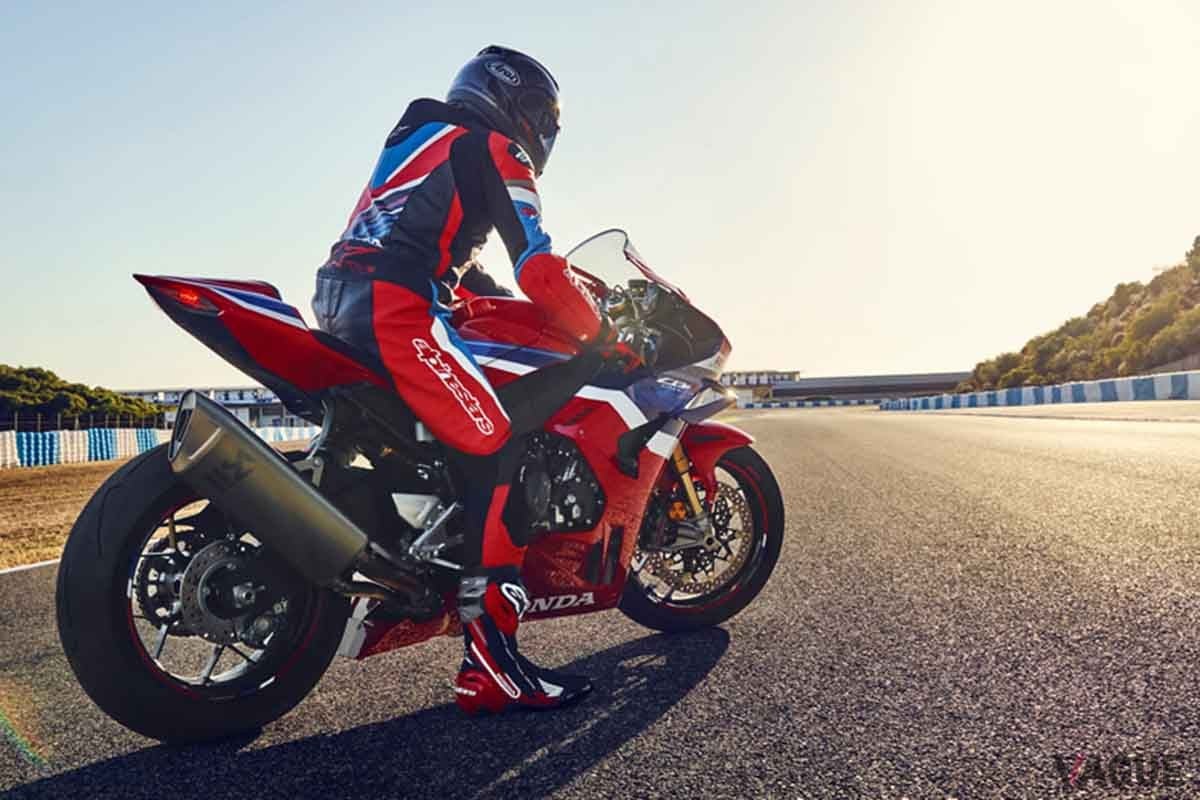ホンダ「CBR1000RRR」