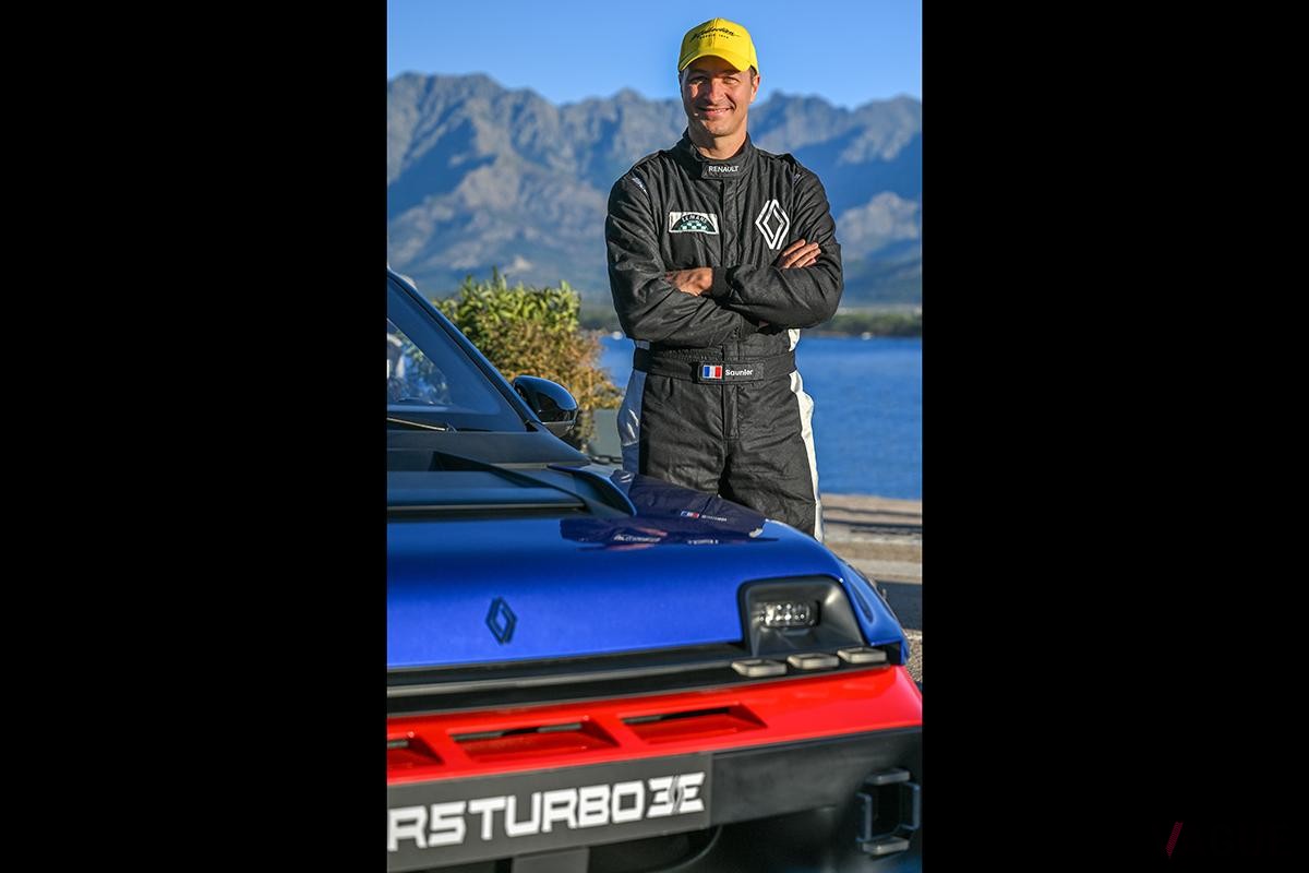 ルノーのアンバサダーでありラリードライバーのジュリアン・ソーニエ選手
