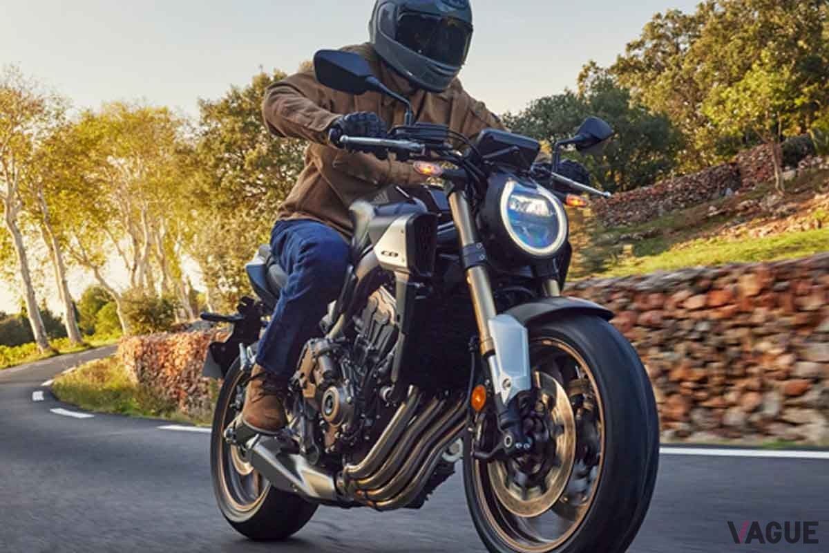 ホンダ「CB650R E-Clutch」