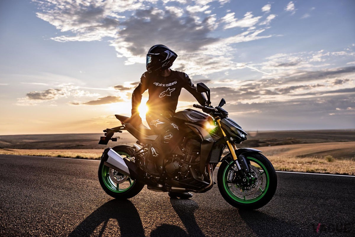カワサキ新型「Z1100SE」