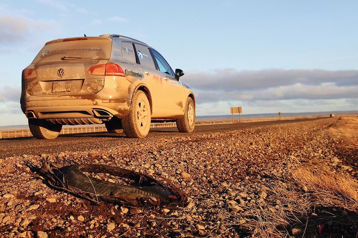 2011 年、パンアメリカン ハイウェイを走るトゥアレグ