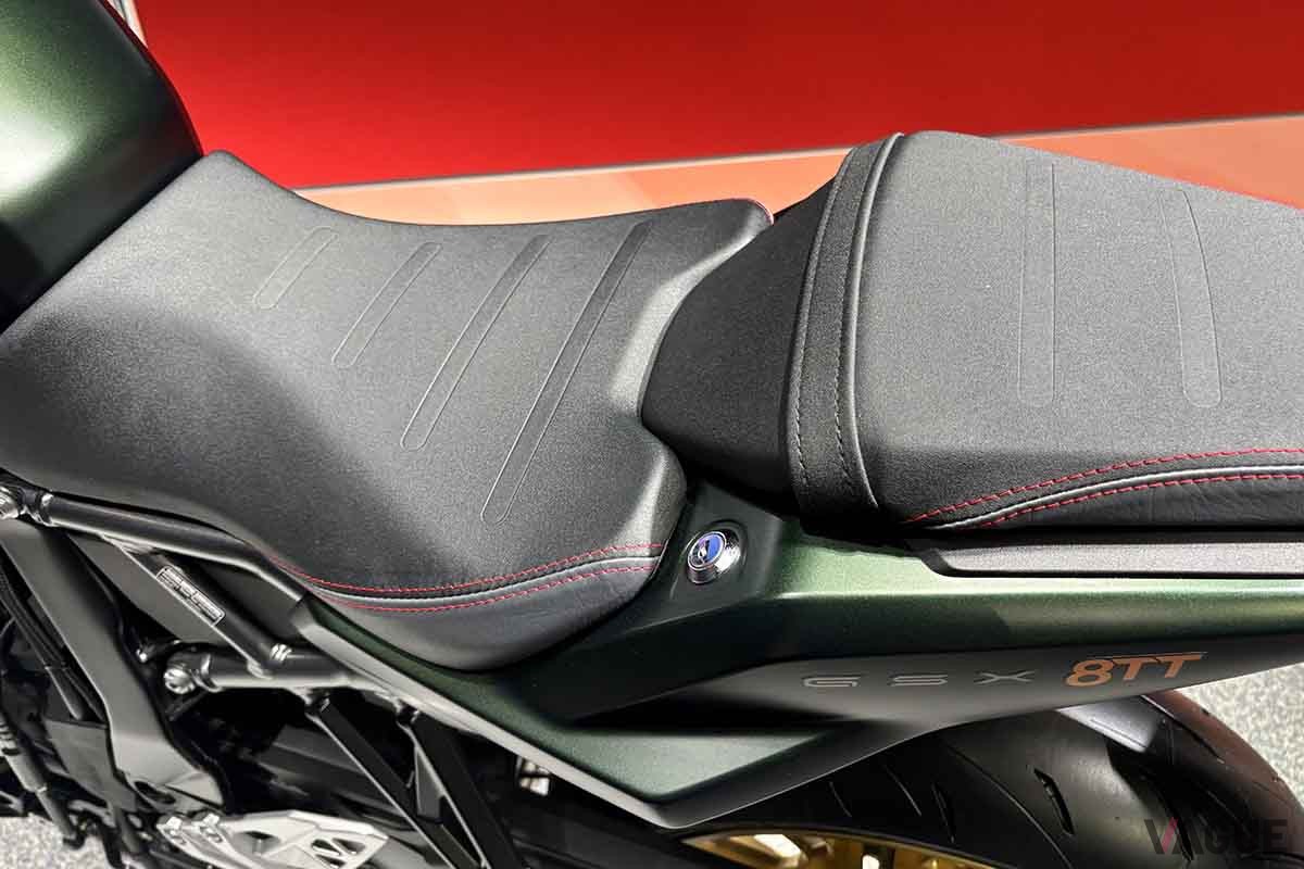 ジャパンモビリティショー2025 スズキブースに展示されている「GSX-8TT」