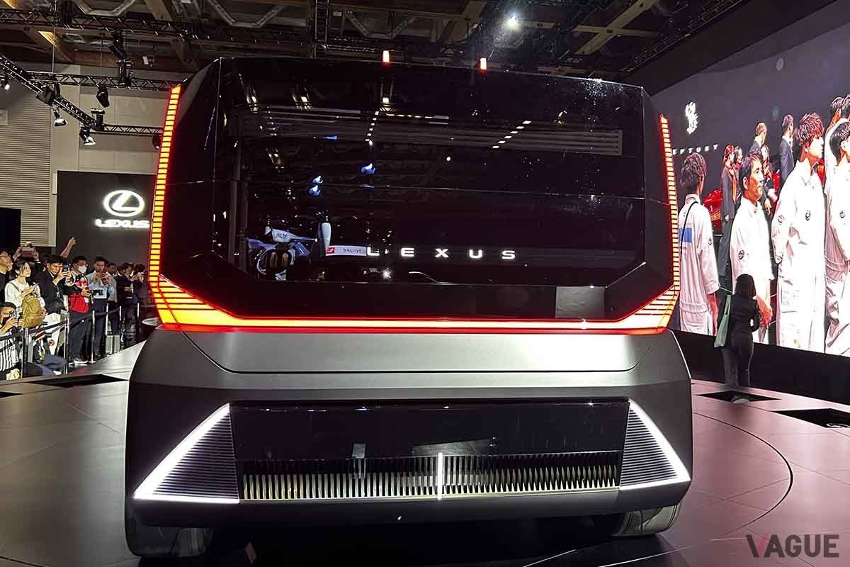 世界初公開されたレクサス新型「LSコンセプト」