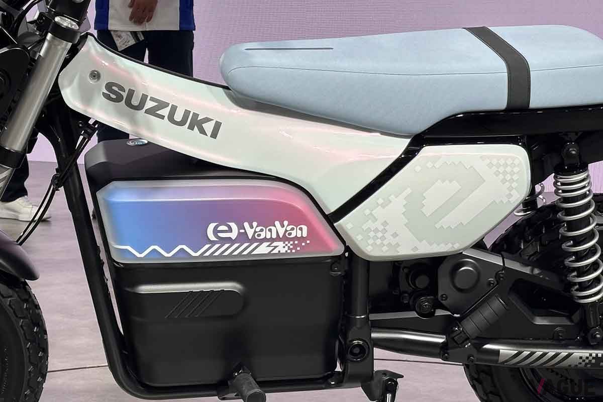 ジャパンモビリティショー2025 スズキブースに展示されている「e-VanVan」
