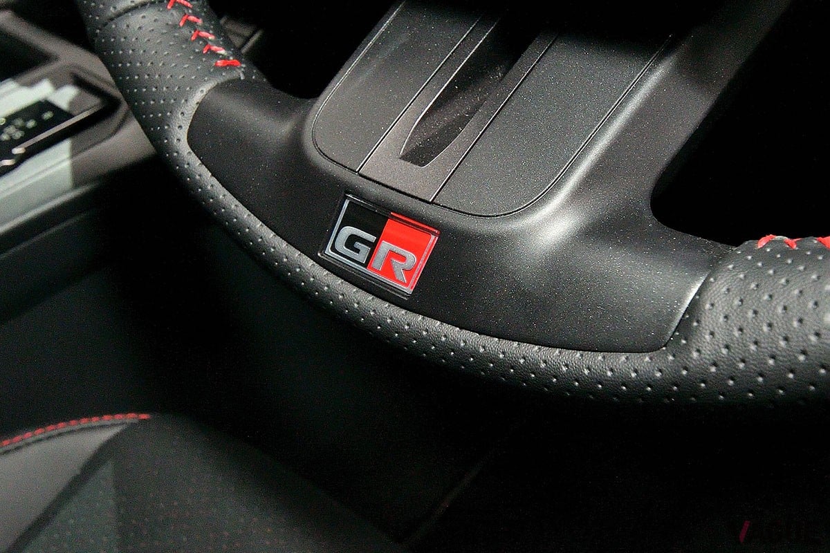 トヨタ新型「RAV4 GRスポーツ」