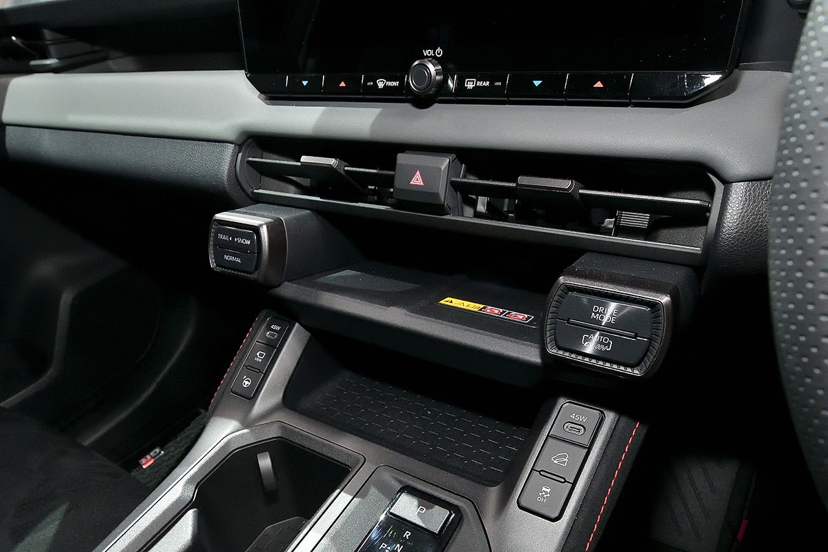 トヨタ新型「RAV4 GRスポーツ」