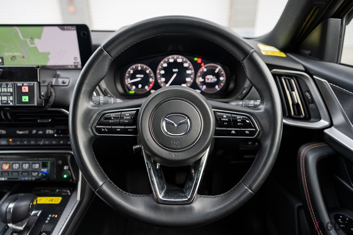 マツダ「CX-80」の道路パトロールカー