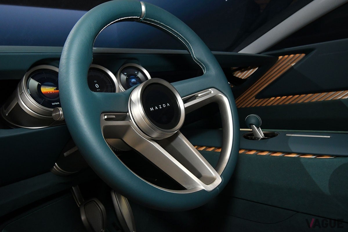 「マツダ ビジョン クロスクーペ」