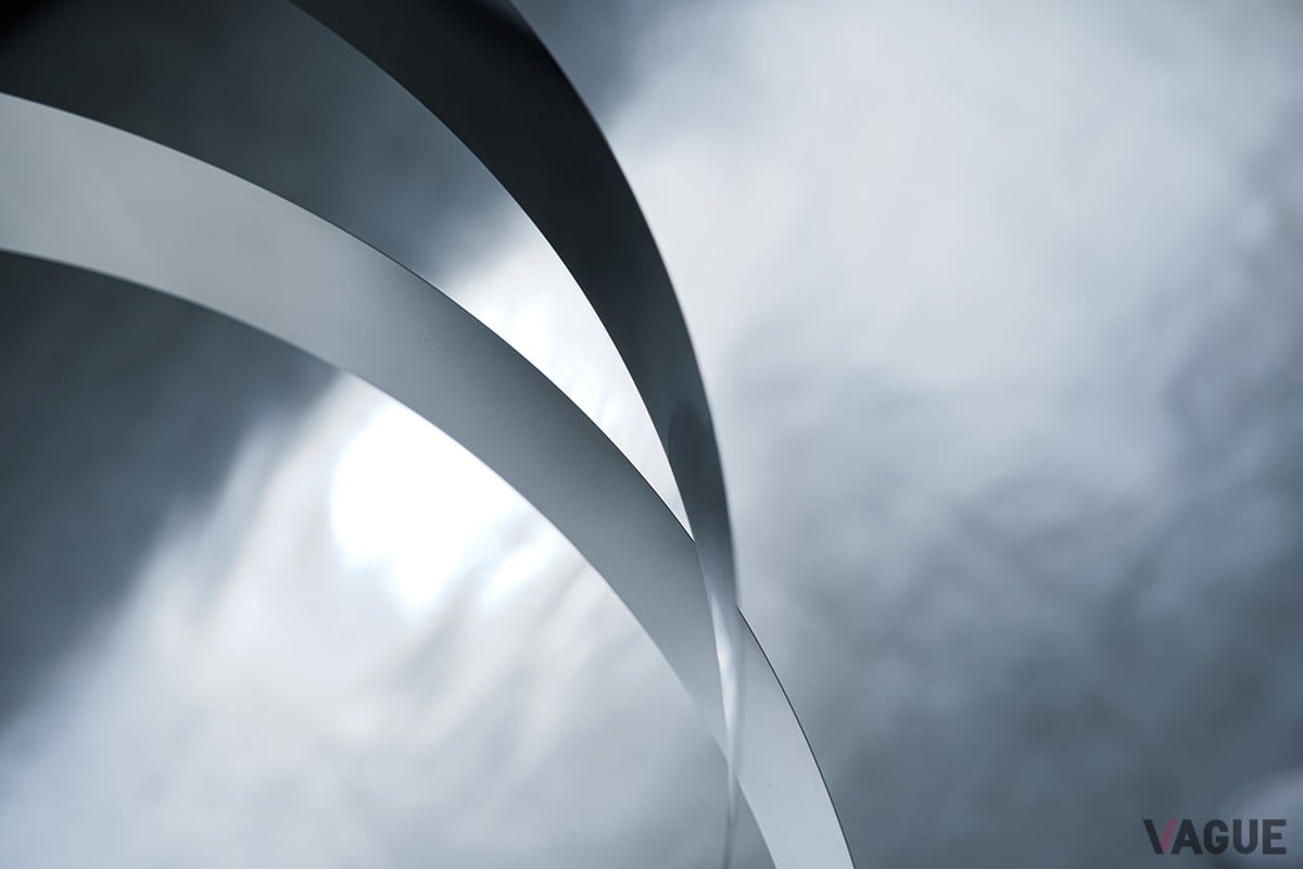 Spline Design Hub『螺旋の律動／Cadence of the Spiral』。機械式時計の中に組み込まれている動力ぜんまいやヒゲぜんまいから着想を得て制作されたアートピース