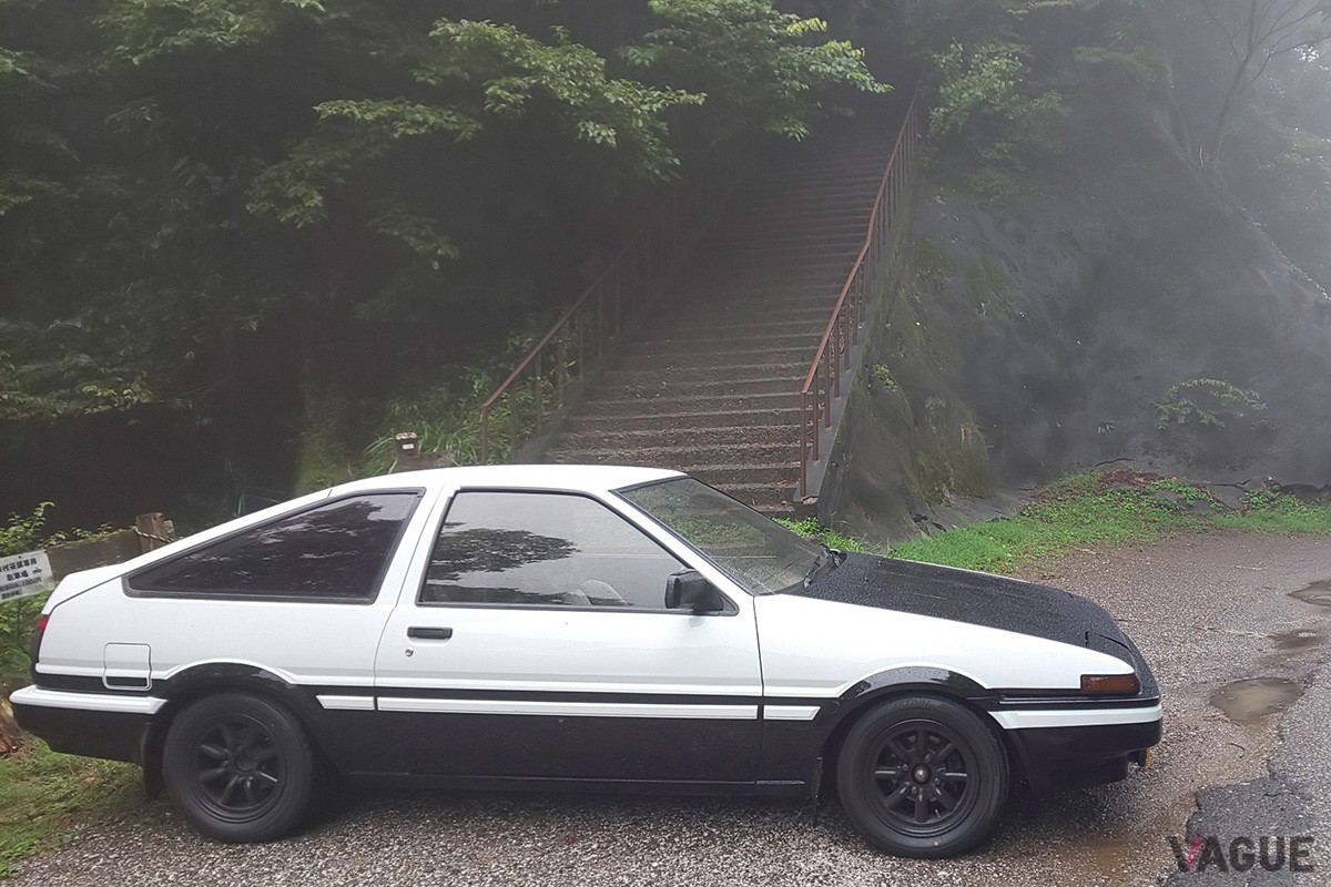 秋の紅葉と温泉街をめぐる聖地巡礼