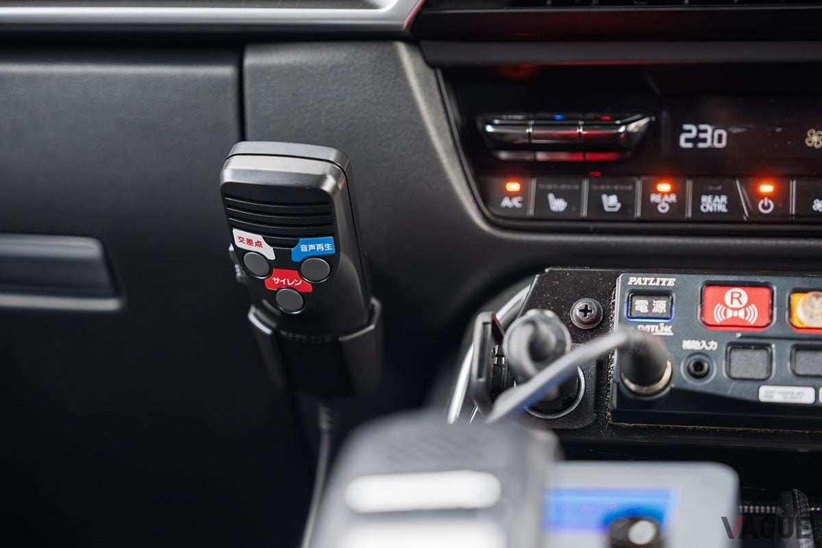 マツダ「CX-80」の道路パトロールカー