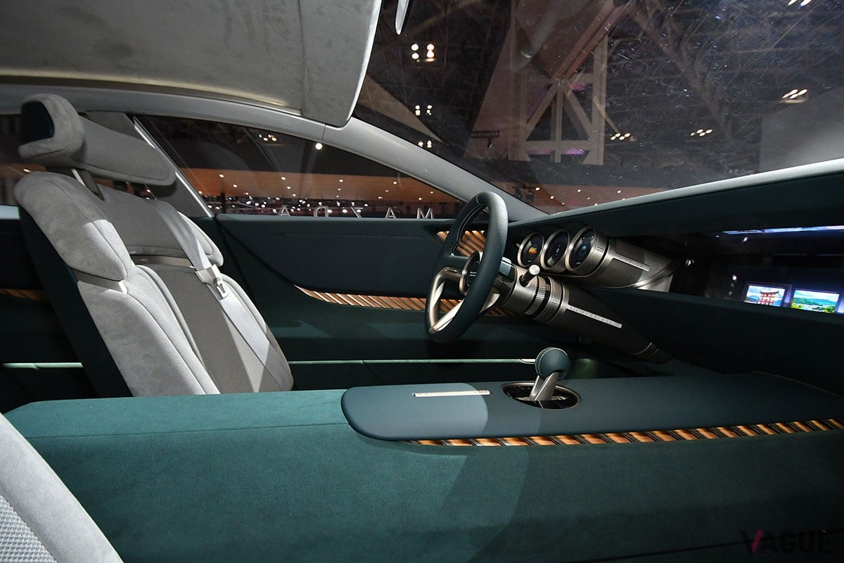 「マツダ ビジョン クロスクーペ」