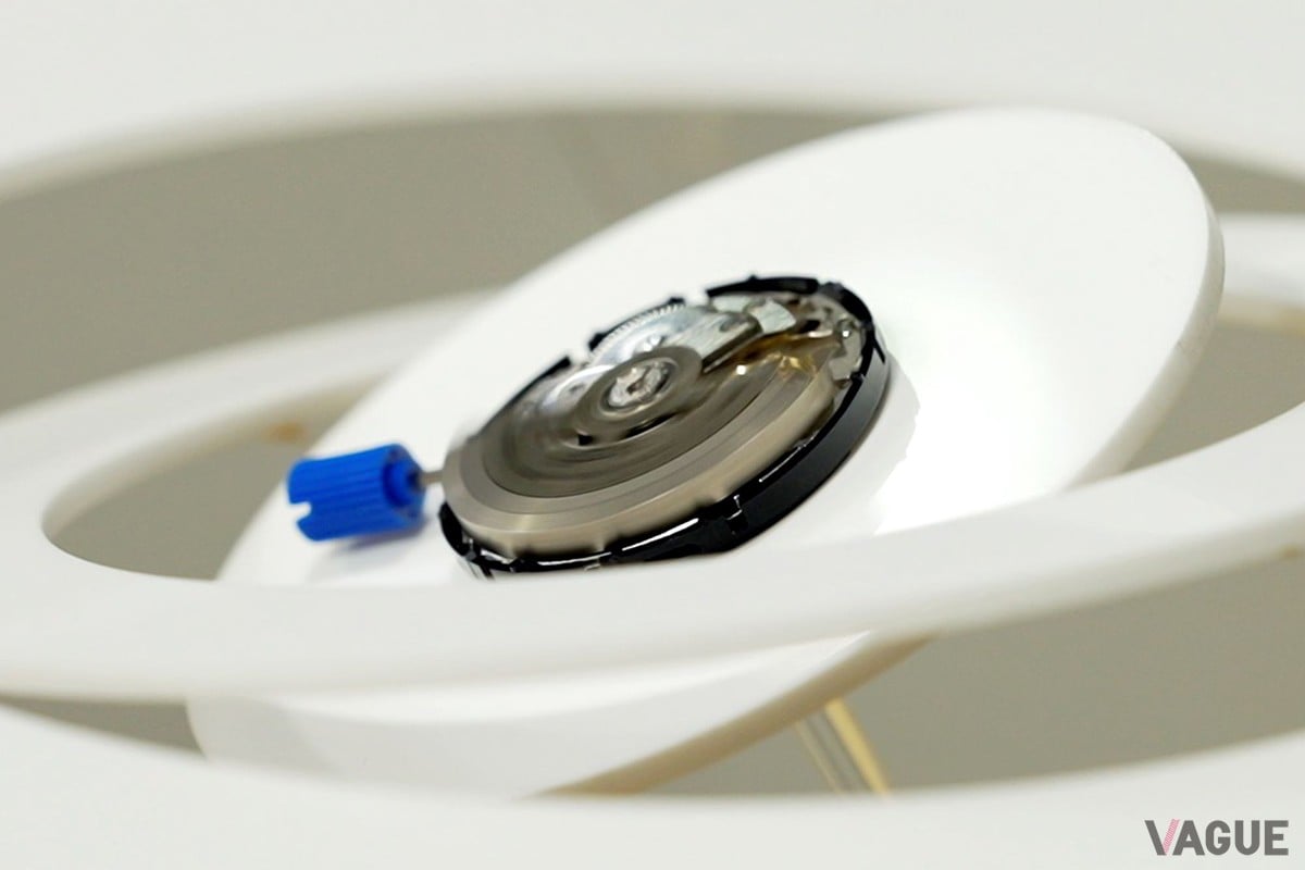 三好 賢聖『時のムーブメント／Movements of Time』。セイコーウオッチのてんぷが刻むチクタク音、回転錘の動作音を採取して制作された楽曲を実演する