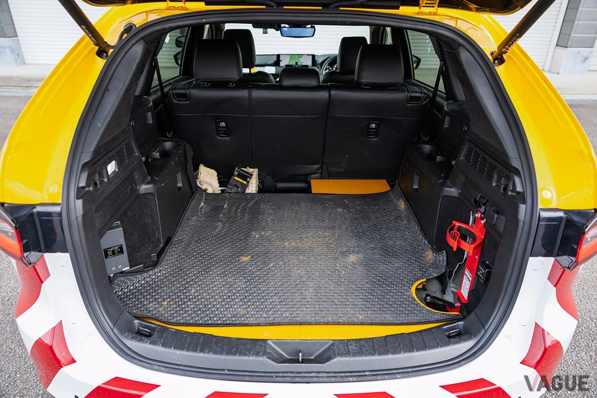 マツダ「CX-80」の道路パトロールカー