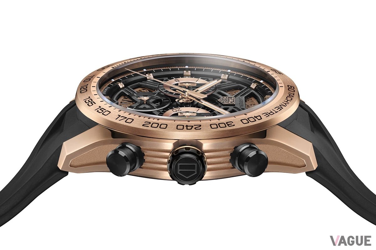 側面のスリット部分にはサンドブラスト加工を施して力強いフォルムを強調。プッシャーとりゅうずには耐傷性・耐久性に優れたブラックDLCチタンを採用