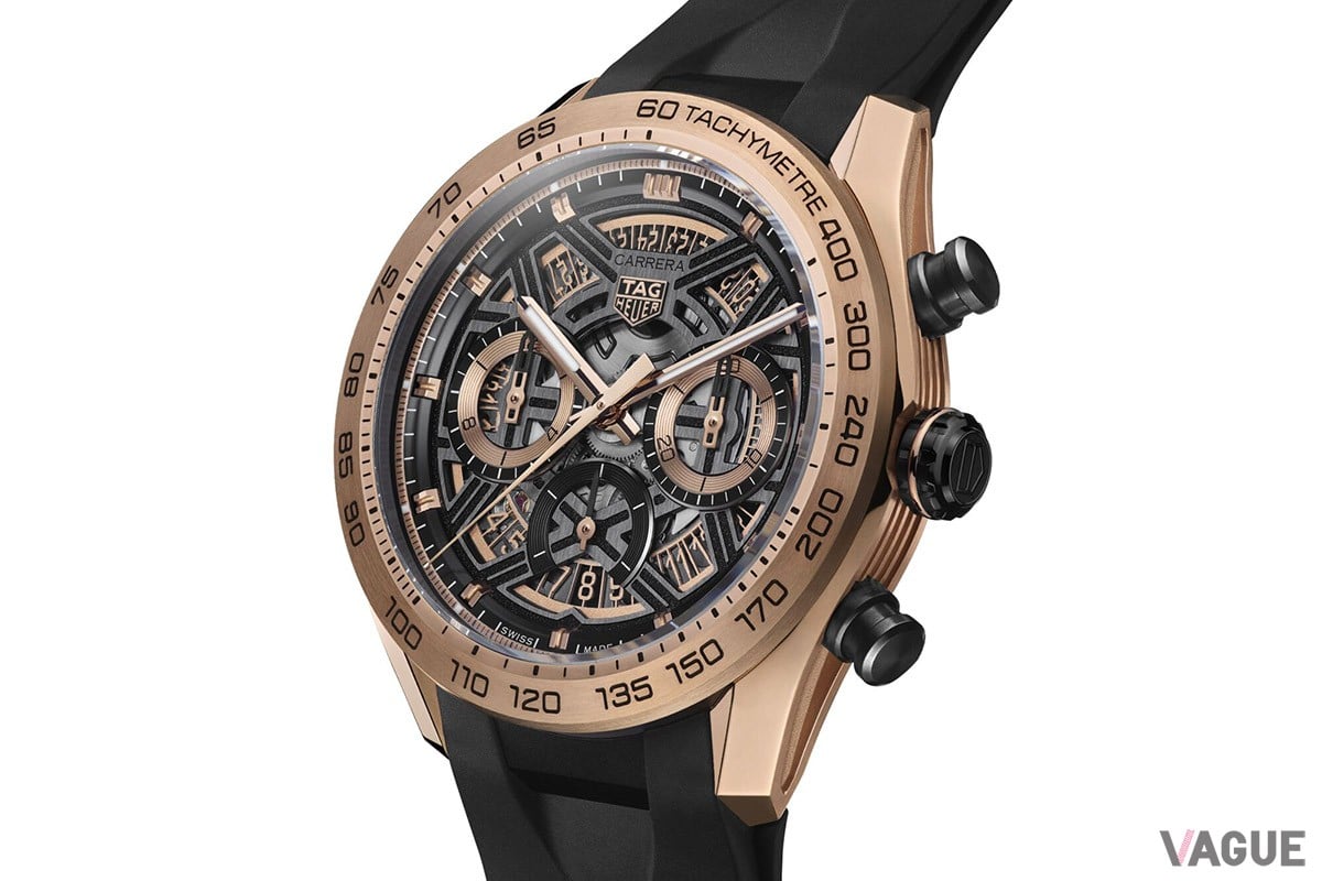 ムーブメントにはホイヤー02をベースに巻き上げ効率を向上させた自社製キャリバーTH20-00を採用。針とインデックスにはスーパールミノバを配して暗所での視認性を確保