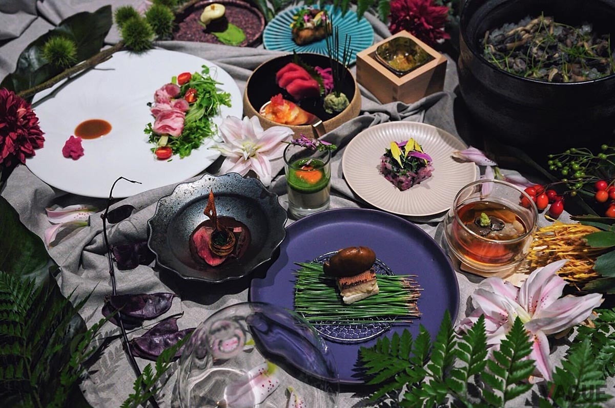 コースイメージ。器や盛り付け、そして仕掛けにもこだわる