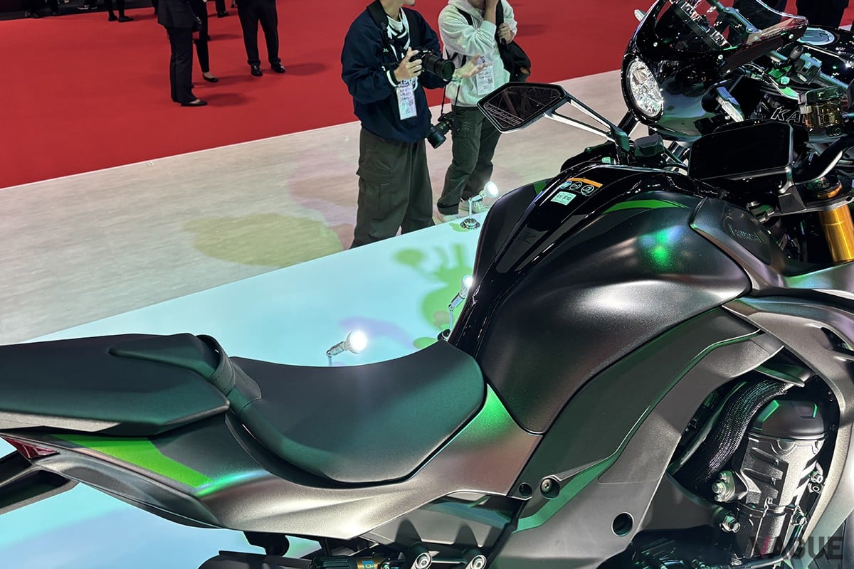 カワサキ「Z1100SE」